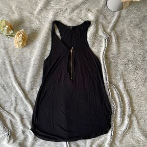 Black zip tank 🖤